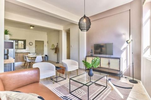 Large Spacious 1 Bedroom with study area for work