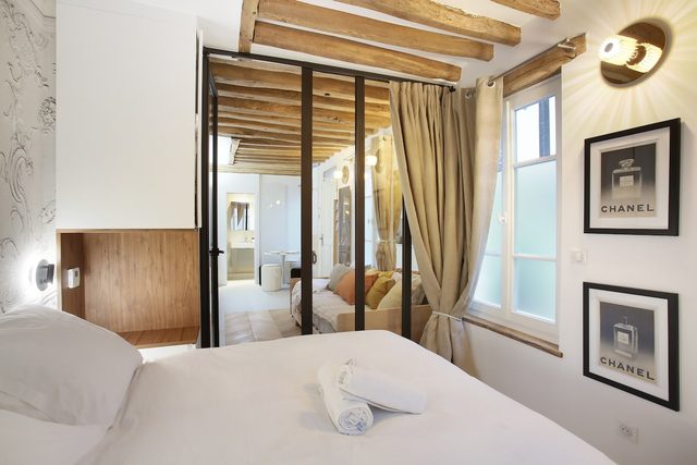 Superb apartment Place des Vosges Le Marais