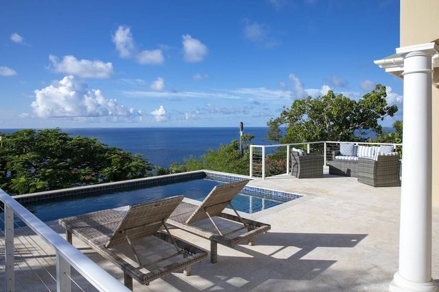 Maria Bluff Cottage Villa- Ocean Views, Generator, Private Pool
