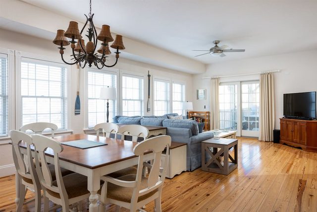 Steps to the Beach - Spacious Condo with Amenities