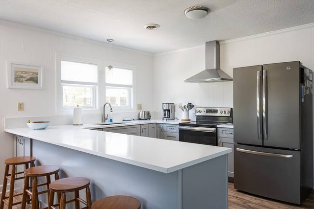 Cozy Nags Head Home, Walkable to Beach w/ Hot Tub!