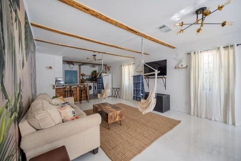 Cozy retreat w/ BBQ grill & backyard — Pensacola, FL