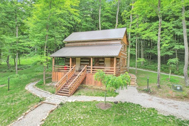 Walnut Lodge Cabin|Near Buckeye Lake|16 Acres — Glenford, OH