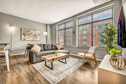 Modern 1B in Heart of Downtown • Pool & Spa • Gym — Cleveland, OH