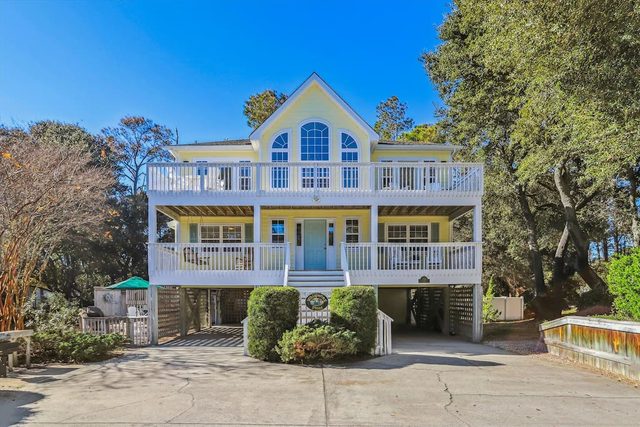 Oceanside in Corolla Light w/ Pool, Walk to Beach