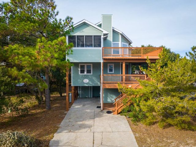 Walkable to Beach! Private Pool and Spa, Game Room