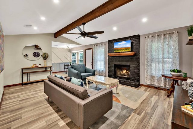 New! Cozy Retreat Located 15 minutes to Waco