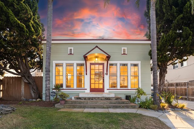 Sunny Ocean Beach House 3BR & Patio Walk to Beach