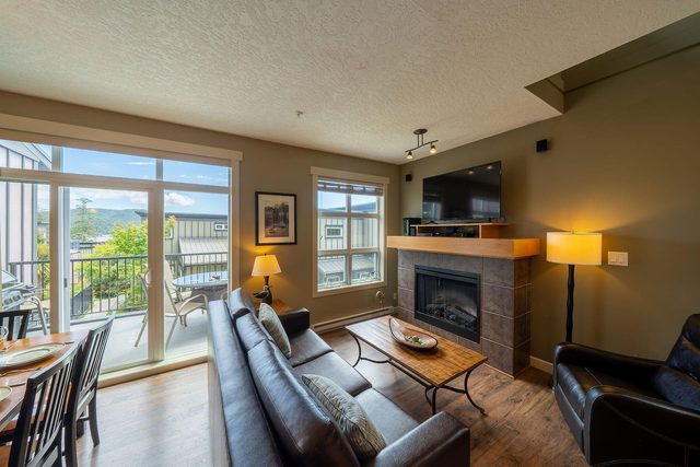 Entire 2 Bedroom Townhouse with Ocean Views