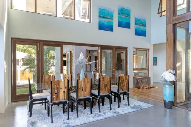 Promisea 8-Beachfront luxury-gym-tennis-fully staffed-2-swimming pools!