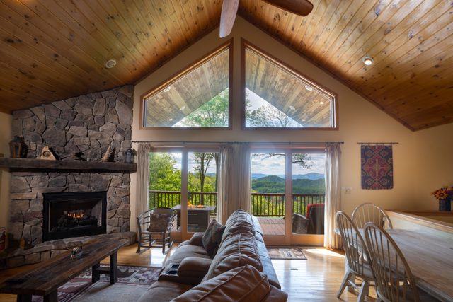 Get-Away Cabin  Hot Tub Sunset/Mtn Views,Asheville