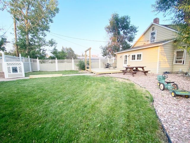 Dwntwn Custer Farmhouse on Main St. with Hot Tub