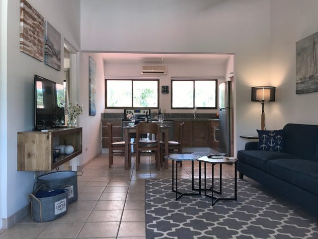 TWO King Bedrooms ~ 100MB Wi-Fi ~ Walk to Beach