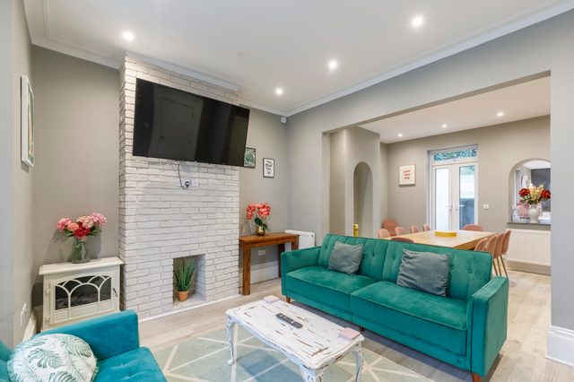 Central 6 bedroom Townhouse