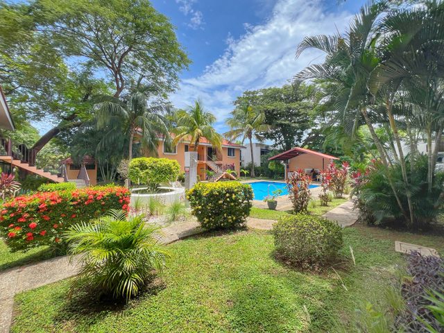 2 Primary Suites - Ground Floor - 110m to Beach