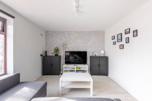 Central 1BR Sleeps 4 | QUB + City Hospital