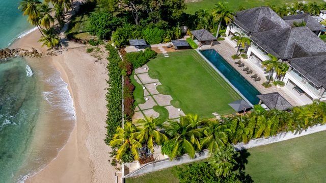 Luxury Beachfront Villa on Platinum Coast 