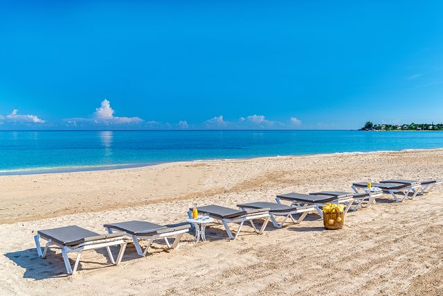 Sunspot 6-BEACHFRONT VILLA! POOL, STAFF! 