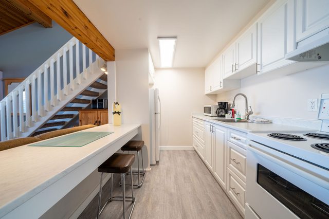 212 Upper Beach View Suite, Shorewater Resort — Qualicum Beach, British Columbia
