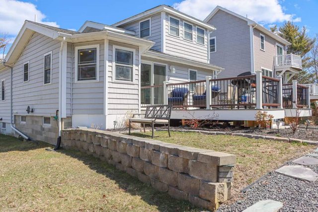 Large Vaca retreat steps away from Nubble Light