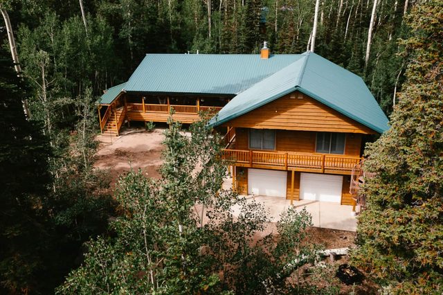 Brand new floors affordable cabin with space! — Brian Head, UT