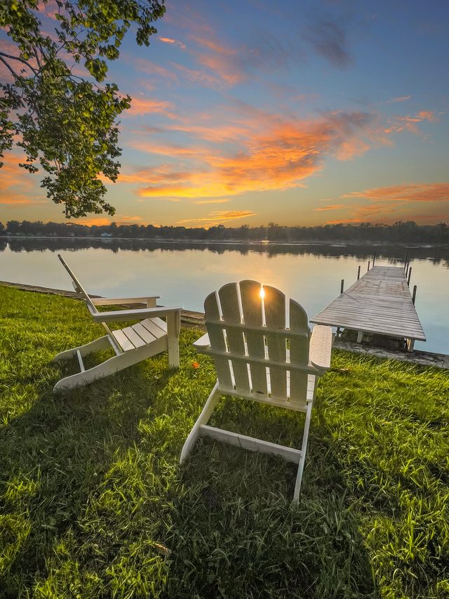 Fishing · Kayaks · Firepit · Paddleboat — Pierceton, IN