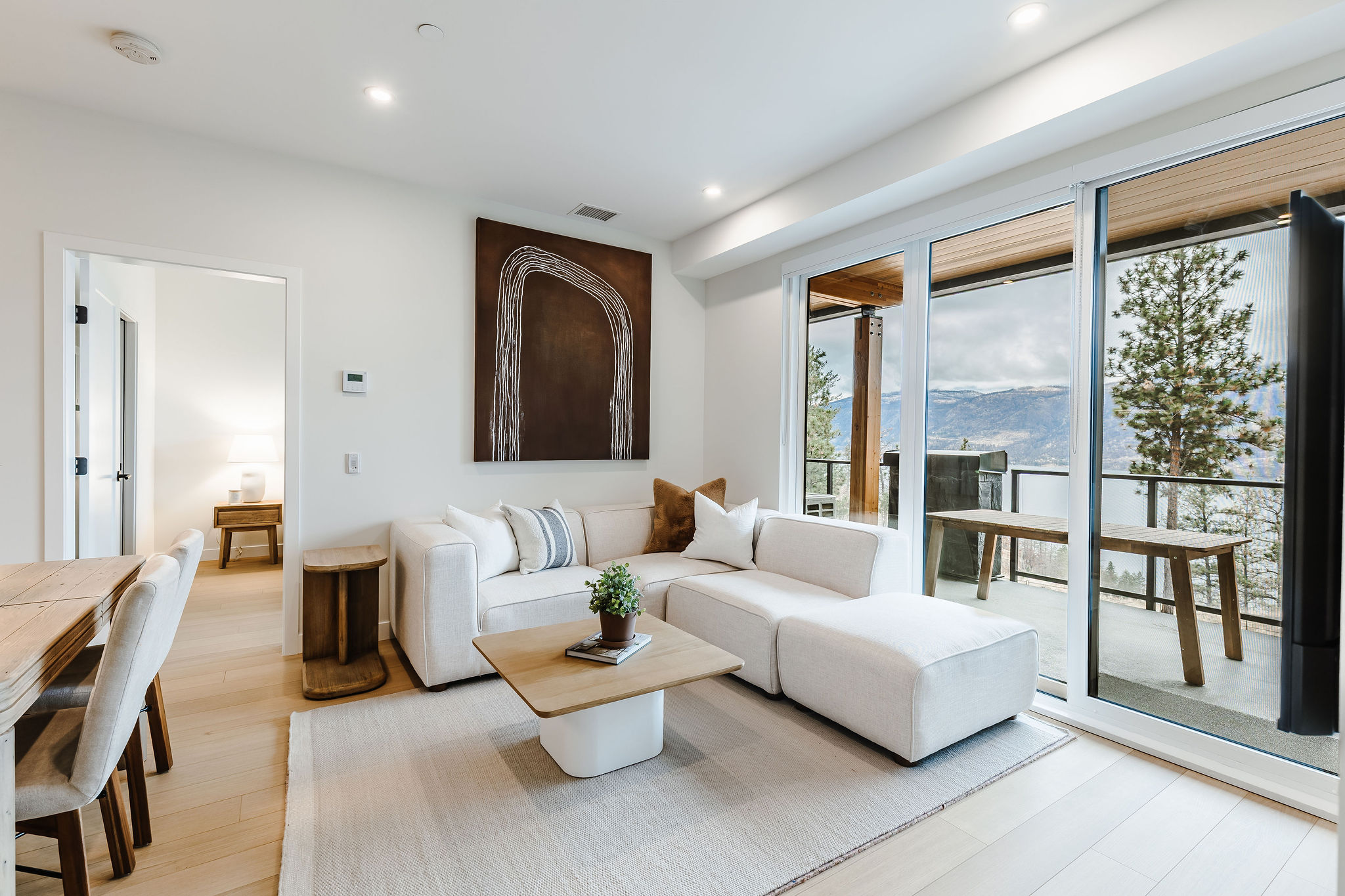 Zara | Serenity Lakeview • Near Wineries