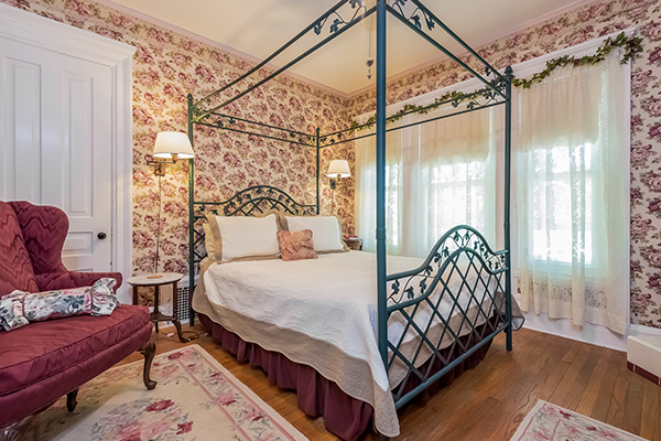 The Golden Delicious Suite  at Kingsley House B&B