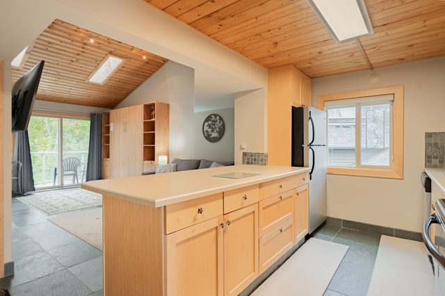 204 Upper Garden View Suite, Shorewater Resort