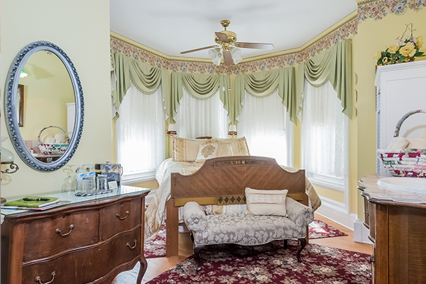 The Duchess Chambers at Kingsley House B&B