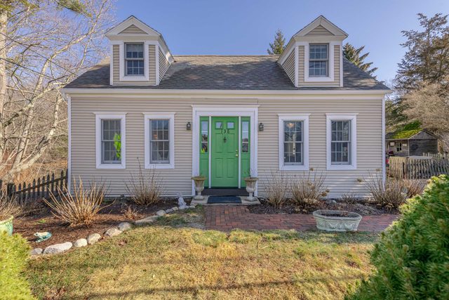 Enchanting home short stroll Dock square