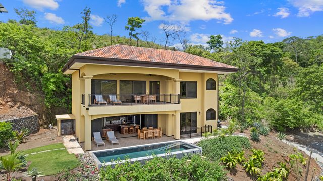 Two King Suites - Ocean Views - Private Pool