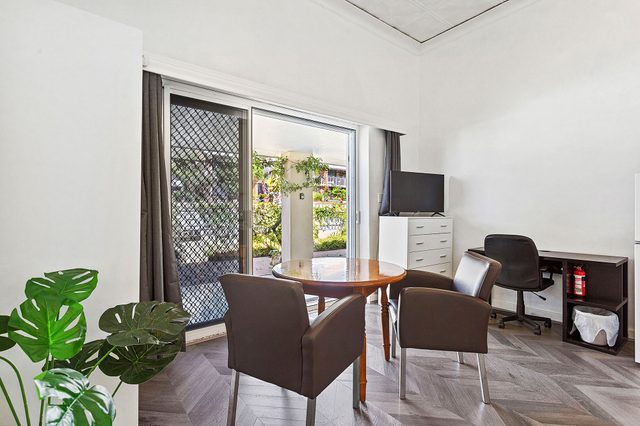 Walk to Freo: Cozy Studio Stay