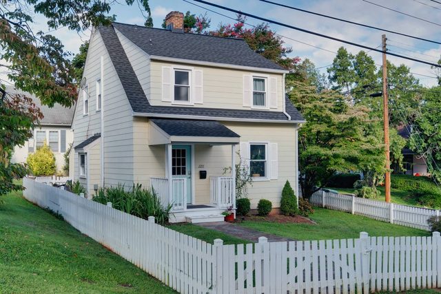 Hill Street House walk to UVA Stadium/Fry's Spring — Charlottesville, VA