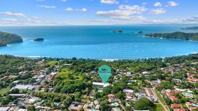5-minute Walk to Beach & Town - Gated - Pool & BBQ