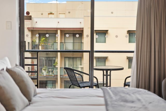 Panoramic Perth Views: 1BR on Mounts Bay Road