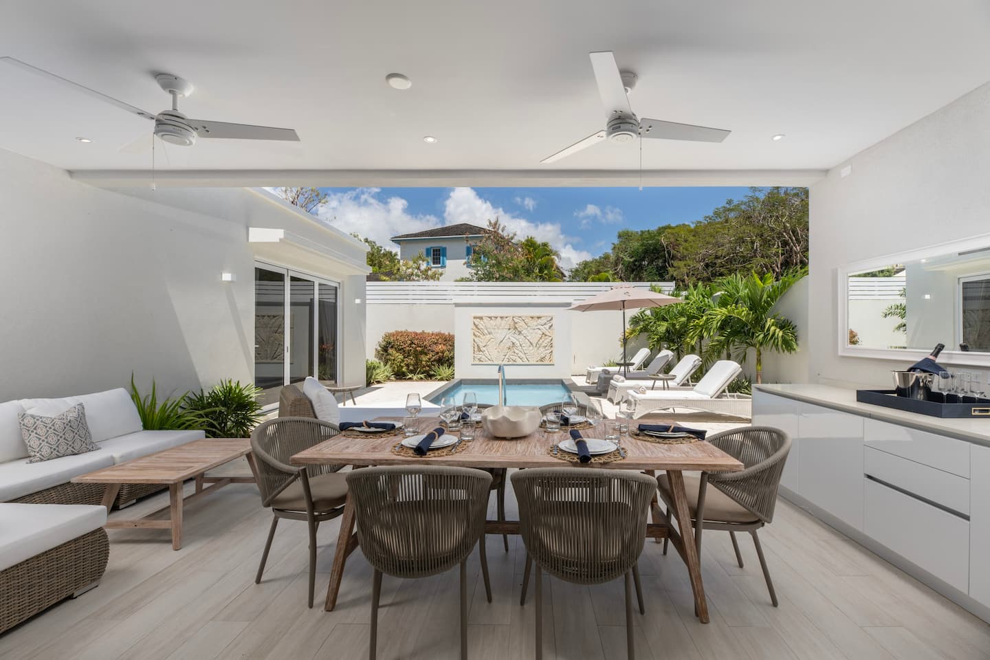 Beautiful Villa | Private Pool | Gym | Patio