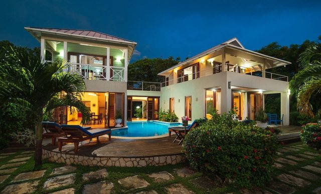 Little Waters 4-WATERFRONT BALINESE STYLE! POOL! STAFF! SUNSETS! 