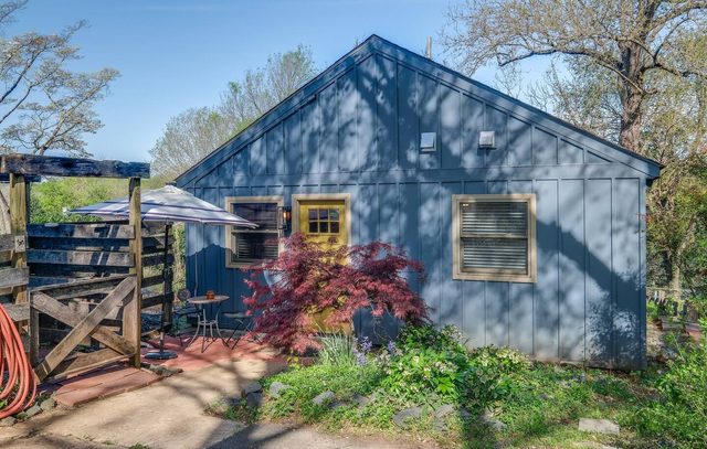Locust Garden, A North Downtown C'ville Guesthouse — Charlottesville, VA