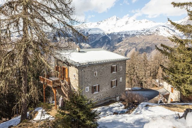 Chalet La Vallee,  Arc1600, ski in/out, sauna