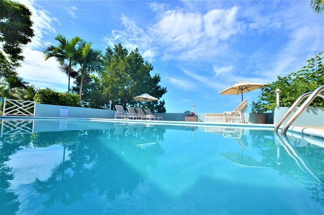 Serendipity 6-FULLY STAFFED! POOL! BUTLER! CHEF! BEACH CLUB! SEAVIEWS!