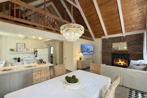 Cozy Chalet Getaway Near The Highlands - Sleeps 8