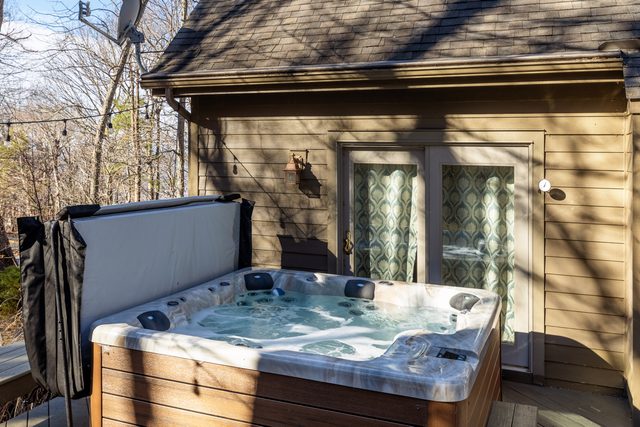 Wintergreen spring/Jacuzzi/firepit/pool access