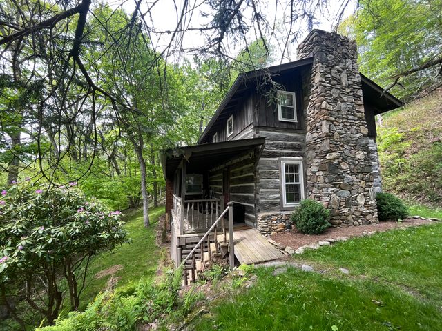 Beautiful Cabin in Wolf Laurel Resort 