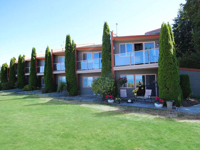 210 Upper Beachview Suite, Shorewater Resort  — Qualicum Beach, British Columbia