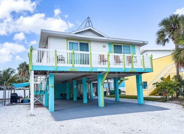 Ohana South 2 Br (West) - 100 steps from the Beach
