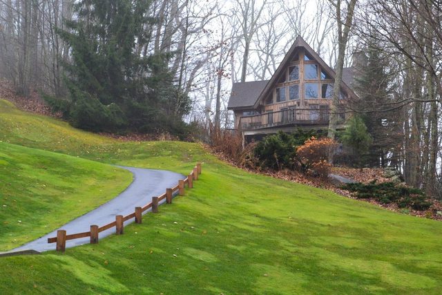Home in Mountain Air, Private Airstrip to Your Home!