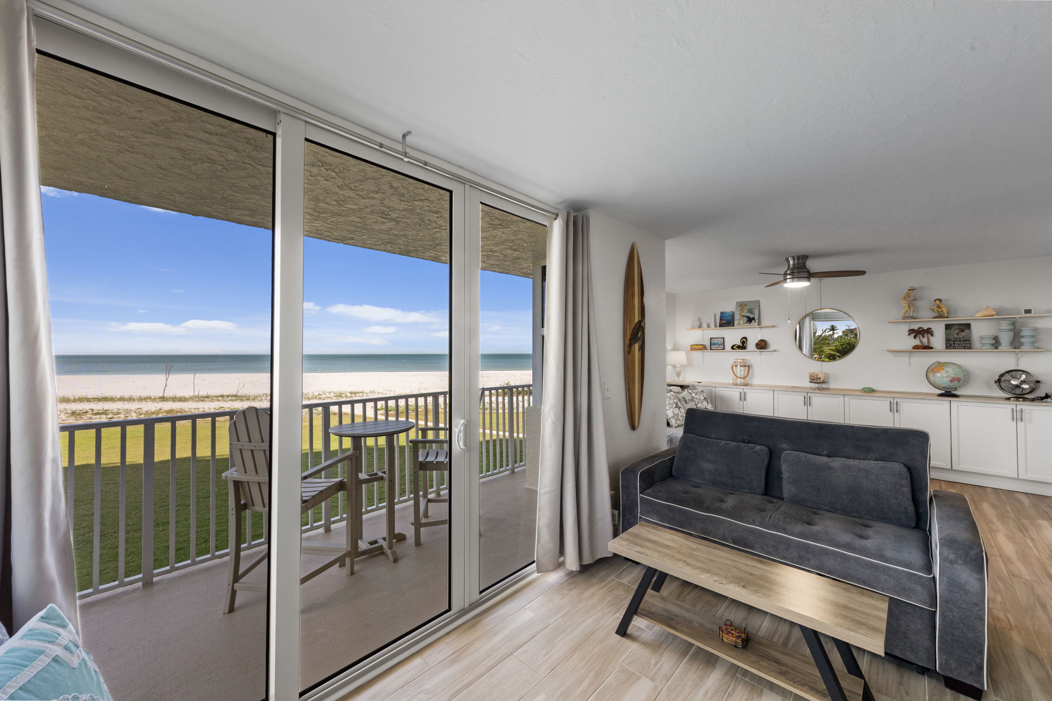 102B Gulf Water Views + 2 Bikes + Beach Items