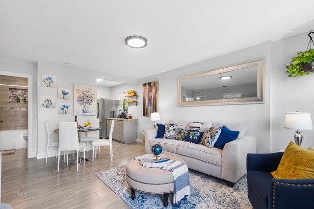 Luxury Chic Style Home near Downtown/Airport
