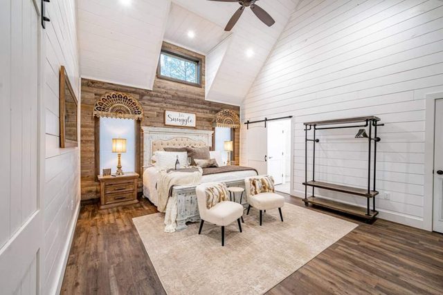 Snuggle Inn